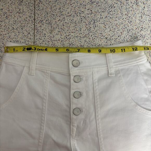 NWT Evereve Women’s Ever Short With Exposed Buttons White Size 27 - Picture 4 of 8